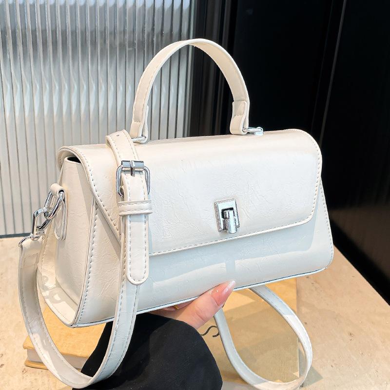 Wholesale Popular Niche Fashion High Sense Portable Small Square Bag Women's Temperament Commuting Casual Versatile Messenger Bag