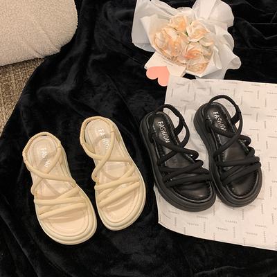 Удобные танкетки с вечерними брюками