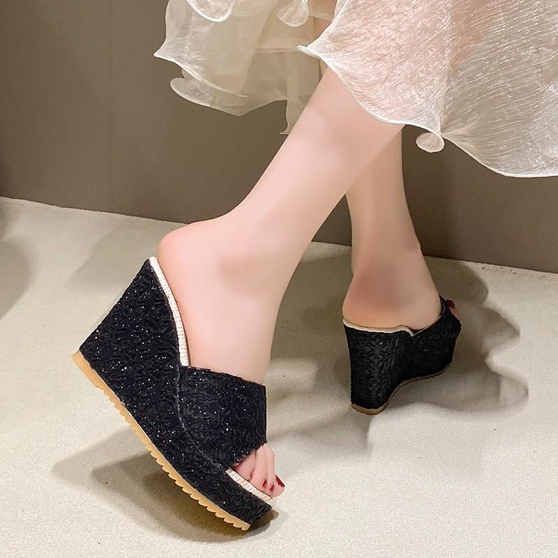 2024 Новые летние высококачественные женские тапочки, модные однотонные туфли с открытым носком, большого размера, на танкетке, женские пляжные туфли на очень высоком каблуке