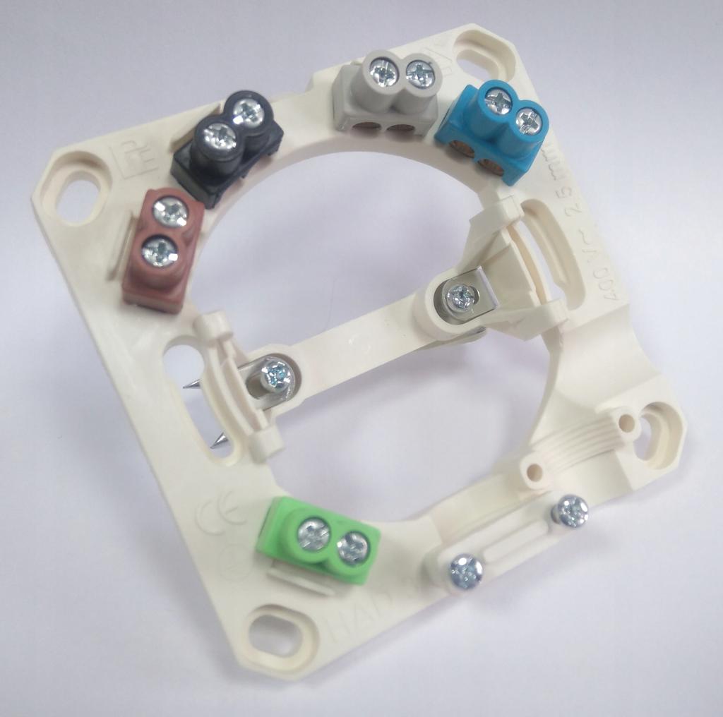 Puszka do podłączeń AGD biały p/t 5x(2x2,5mm2) 400V IP44 3040115