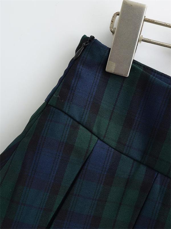 Women's Green Plaid Retro Pleated Mini Skirt, Low-Waist, Slimming, Anti-Exposure, Petite Fit