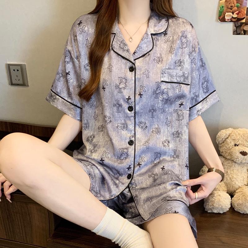 Знаменитая летняя полосатая пижама с короткими рукавами и тонкими лацканами