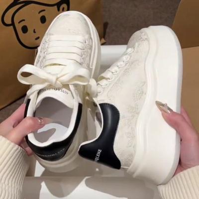 Маленькие белые кеды с вышивкой в стиле Гочао, парусиновые туфли, женские, новинка 2025, универсальные, на платформе-маффине, повседневные, одинарные туфли