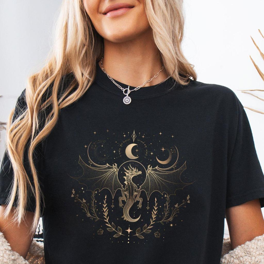 Футболка Dragon Moon Comfort Colors, Свитер с фазами луны золотого цвета, Небесный Фейрикор Абраксос Подарок для нее, Мерч Booktok, ACOTAR Трон из стекла