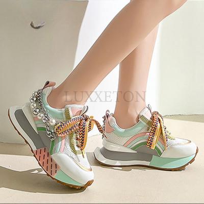 Женские кроссовки оригинального дизайна с жемчужной цепочкой, женские модные цветные повседневные кроссовки с оригинальной подошвой