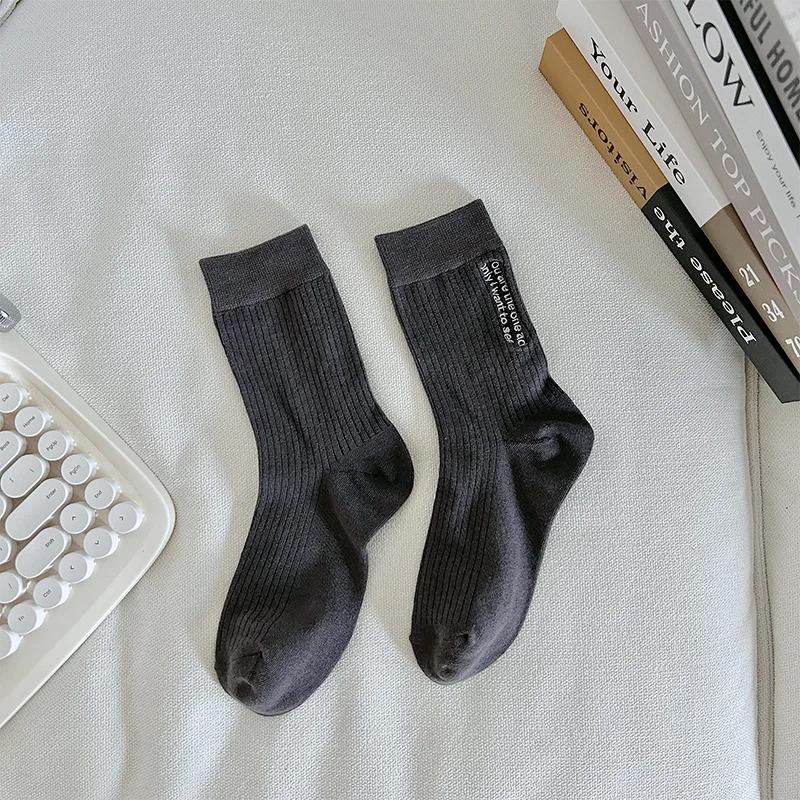 Женские носки с вышитыми буквами в корейском стиле, однотонные, черные, белые, серые, повседневные, уличные, для скейтбординга, спорта, носки