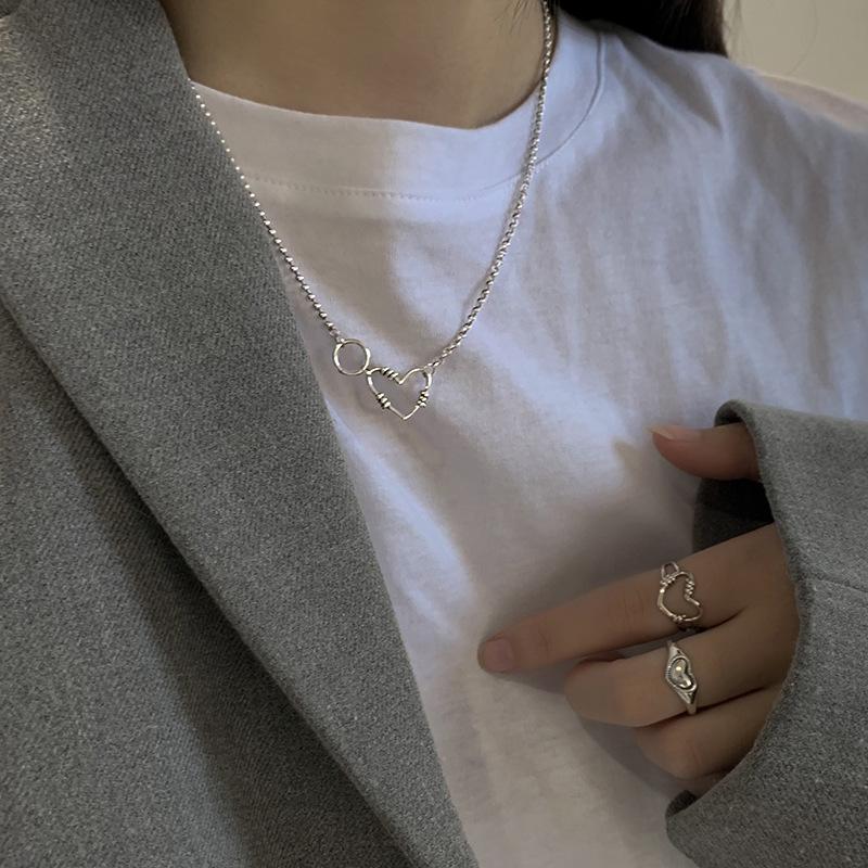 Ретро Любовь Цепочка на ключицу Уличная Личность Хип-хоп Модная Полая Сердечко Ожерелье