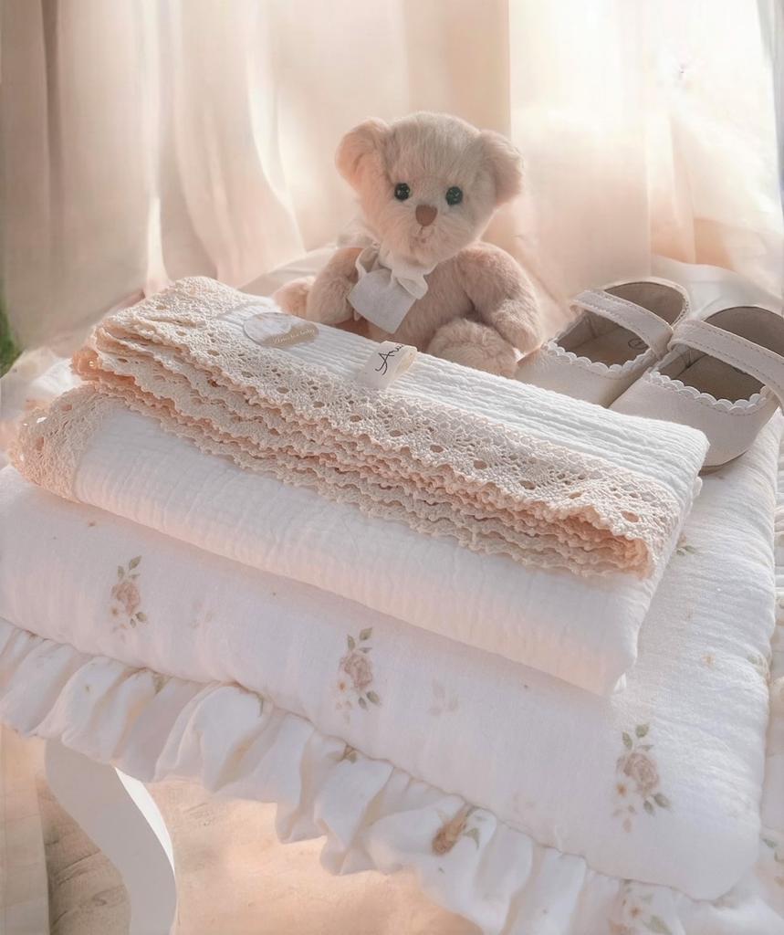 Muslin Blanket 100x75 with Premium Lace, Cream