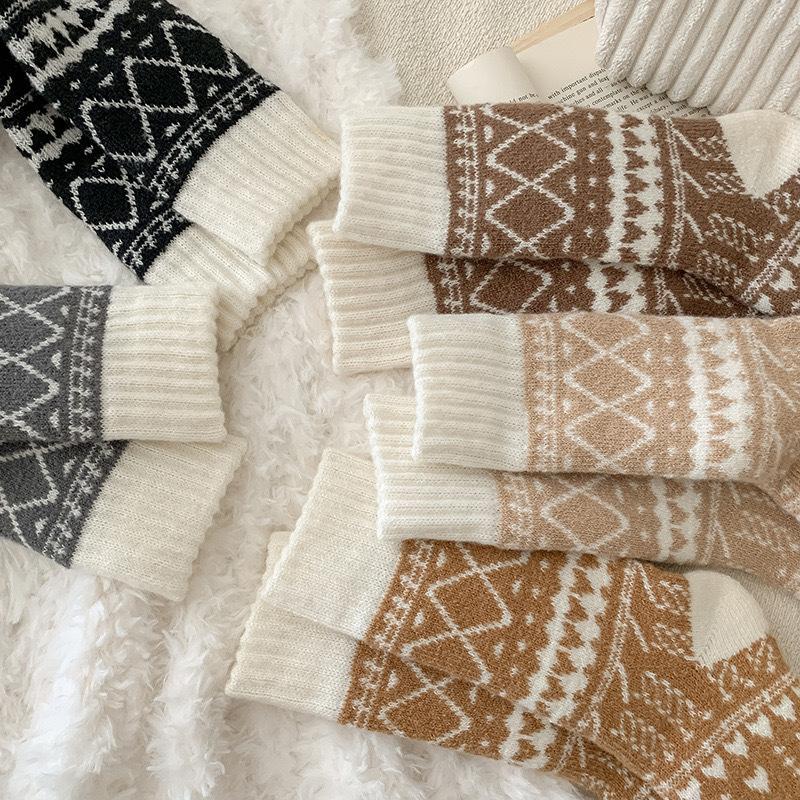 5 пар женских зимних теплых лыжных носков - Утепленные термоноски до середины икры, защищающие от холода, для сноубордических ботинок, с узорами /Сердце/Круг/Стрелка