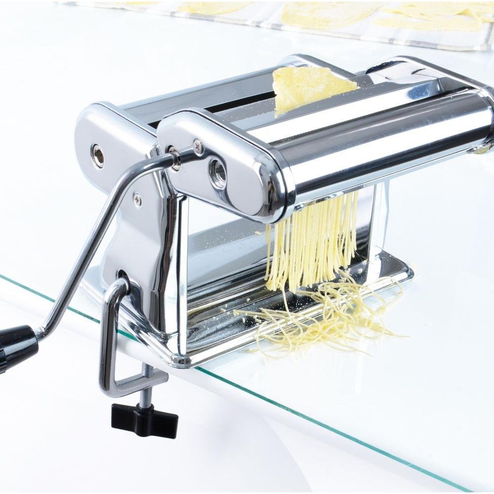 Pasta machine