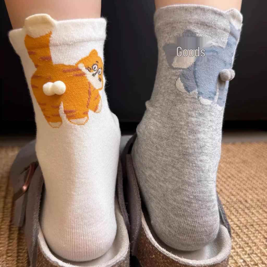 Cute 3D Cartoon Kitten Socks: Women's Summer Mid-Calf Socks with Small Ball Design and Funny Egg Pattern.