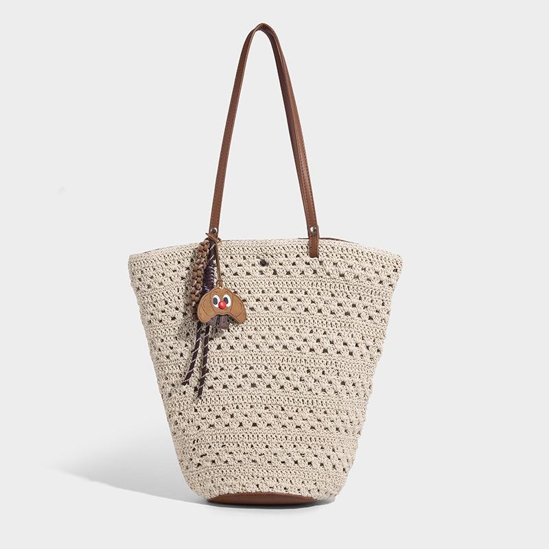 Summer New Versatile Large Capacity Single Shoulder Woven Bag Hollow Commuter Versatile Women's Bag Casual Fashion Beach Vacation Bag