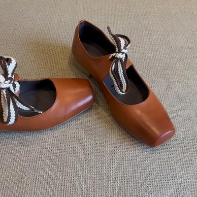 Версия~ Балетки на шнуровке в стиле ретро с квадратным носком, женская юбка, литературные туфли Мэри Джейн, маленькие кожаные туфли на толстом каблуке, одинарные туфли