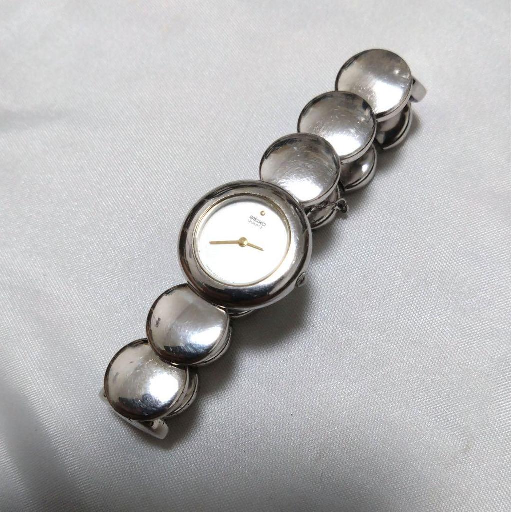 [Б/У] Чрезвычайно редкие овальные часы SEIKO со специальным ремешком. Аккумулятор в комплекте.