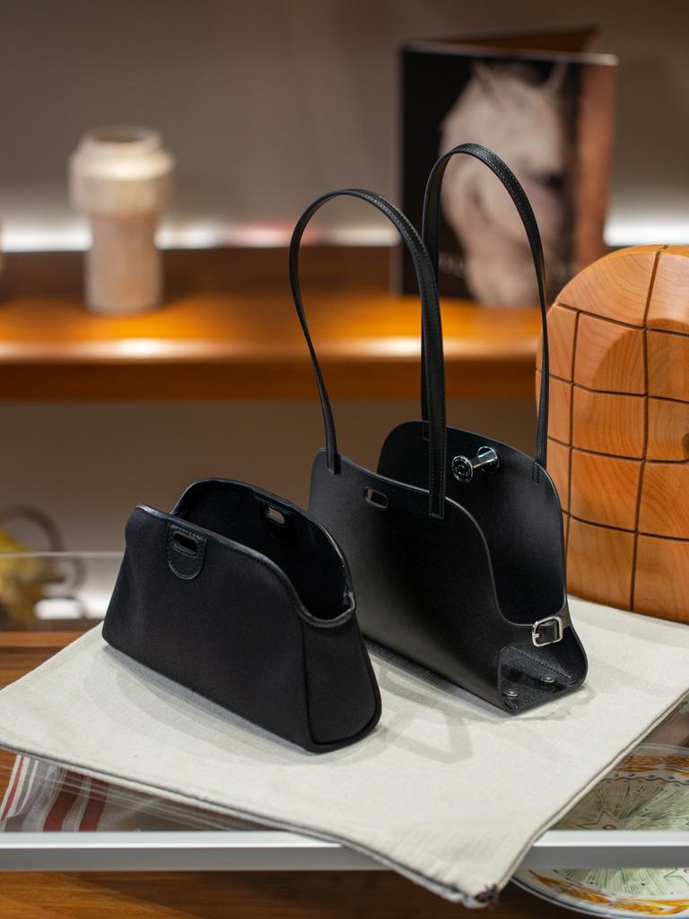 Top-layer Cowhide Connection Will Launch Bags For And 2025 Large-Capacity Casual Bags Timely Launch Of Hundreds Of Single Leather Bag Underarm Styles