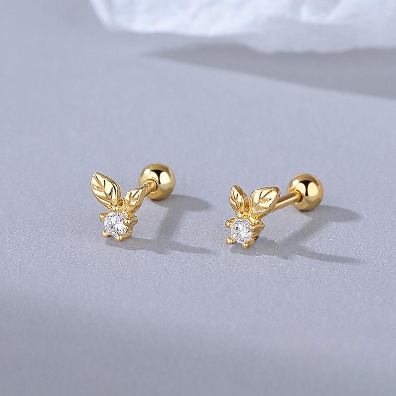 Изысканные маленькие и свежие серьги-винты в виде листьев для женщин с легким роскошным темпераментом, нишевые серьги высокого класса