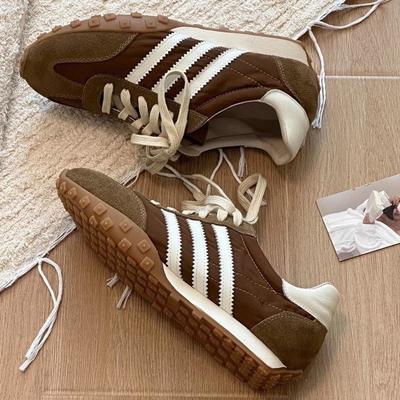 Женская обувь – Кроссовки