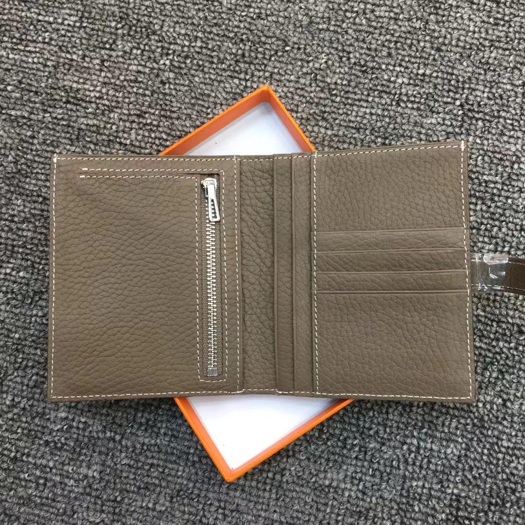 Новый короткий кошелек из мягкой коровьей кожи для женщин с двойной пряжкой и маленьким ремешком для кошелька