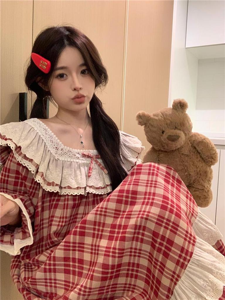 Korean-Style Red Plaid Cotton Nightgown with Lace Trim 