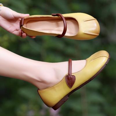 Мода 2024 года, ретро-кожаные туфли для мам, осенние женские туфли с мягкой подошвой, круглым носком, неглубоким вырезом, женские туфли больших размеров, лоферы с пряжкой