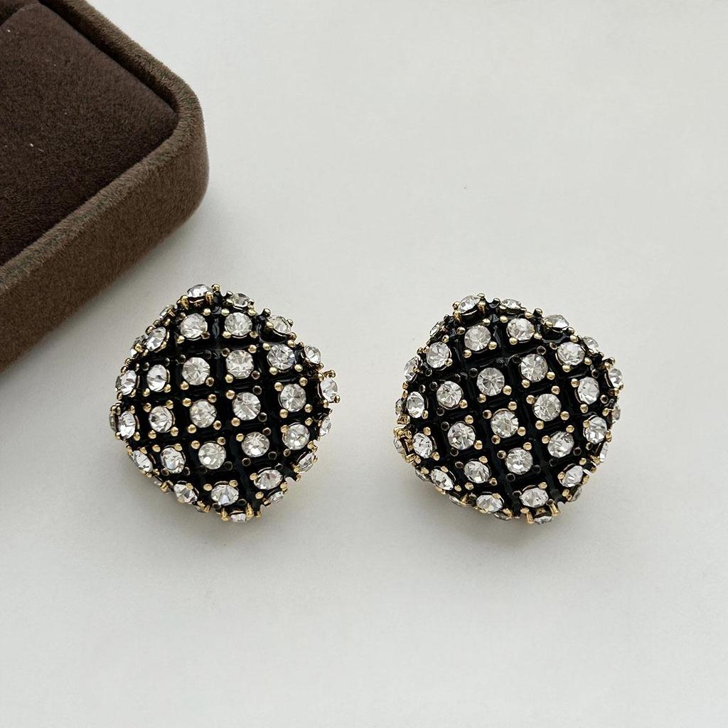 Retro Gem Pearl Flower Earrings - European Court Style, Light Luxury, Versatile Long Earrings