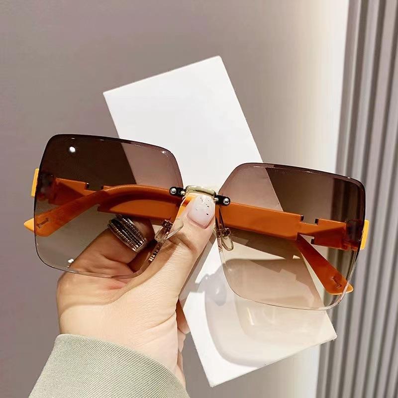 2025 High-End Frameless Two-Tone Gradient Women's Driving Sunglasses – Fashion Trend from Douyin Influencers