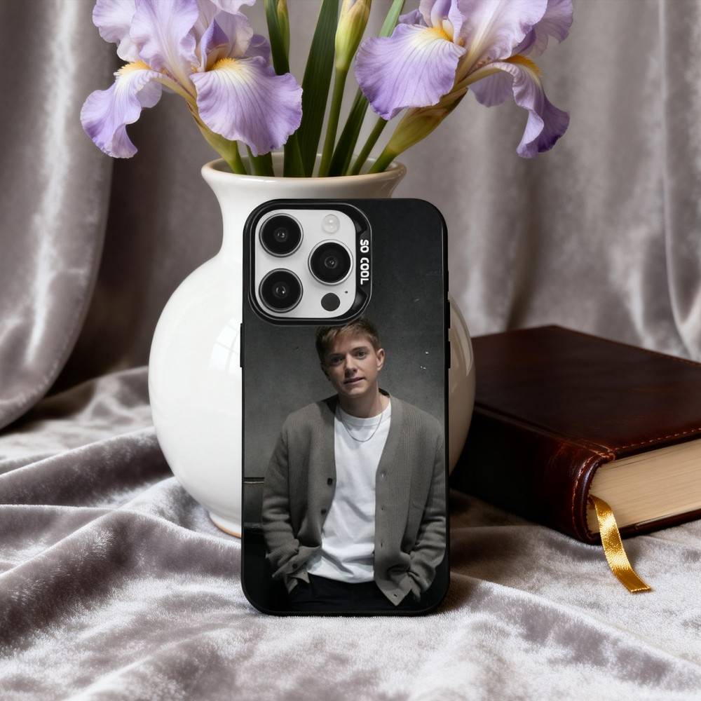 КРУТЫЙ Чехол для телефона M-Mae M-Martin Актриса Для iPhone17,16,15,14,13,12,11 Plus,Pro Max Черный Конфетный Посеребренный Чехол
