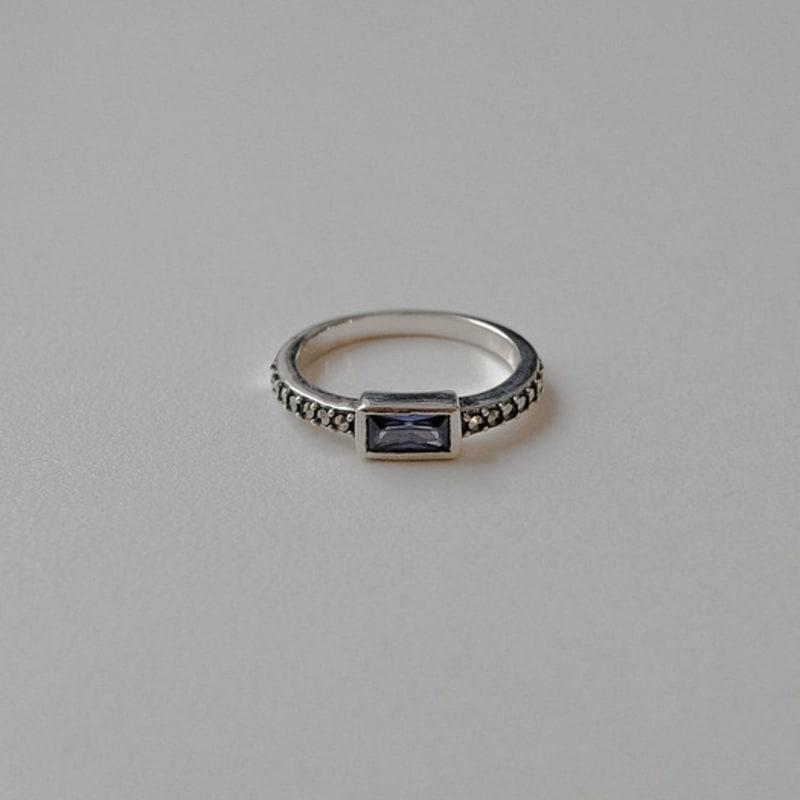 Retro finger Tanzanite_SR293