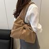 Повседневная наплечная сумка для женщин Новая милая и простая сумка подмышку Дизайн с бантом Большая вместимость Сумка CLE