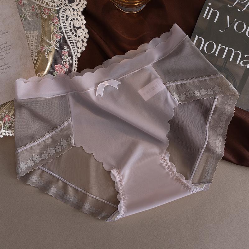 Нижнее белье со средней талией, сексуальные кружевные антибактериальные трусы из ледяного шелка, женские треугольные трусики