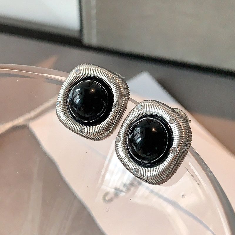 Textured Square Earrings 2026 New Popular Style Black Round Ball Earrings Light Luxury High-End Cyberpunk Earrings