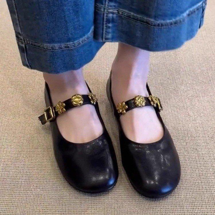 Действительно мягкая кожа~ универсальные туфли-лодочки на плоской подошве для женщин 2025 новые красные с юбкой Мэри Джейн маленькие кожаные туфли для женщин