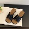Модные летние женские шлепанцы 2025 Модные шлепанцы с квадратным носком для улицы Нескользящие пляжные шлепанцы Женские повседневные сандалии для платья Женская обувь на танкетке