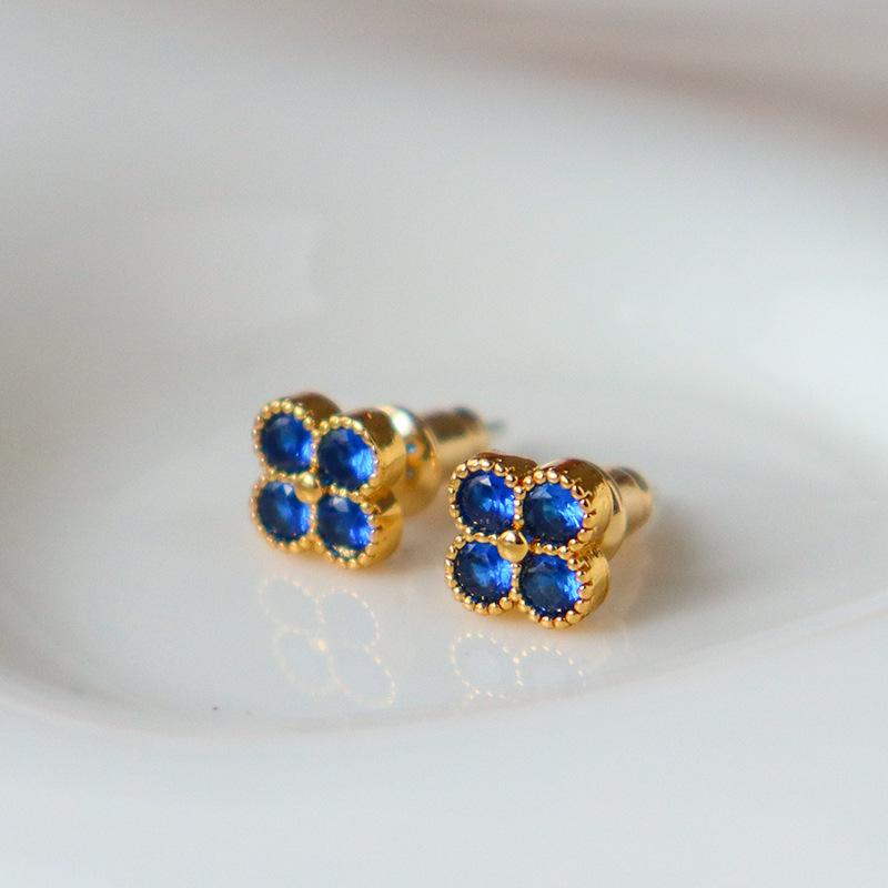 Элегантные серьги-клевер из цветного циркона – Роскошный миниатюрный дизайн для универсальной носки