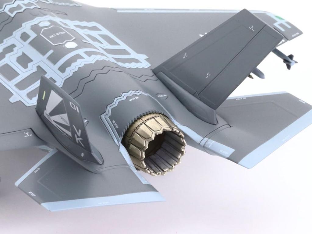 Italeri Пластиковая модель британского Lightning II STOVL IT1425 1/72 F-35B