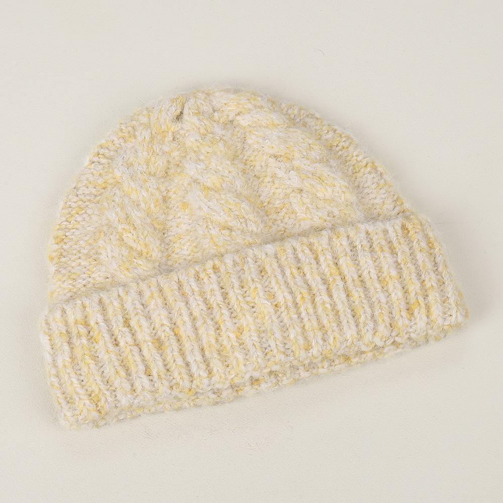 Fashion new temperament, warm atmosphere, knitted hat, small lazy wind and comfortable wool hat in autumn and winter