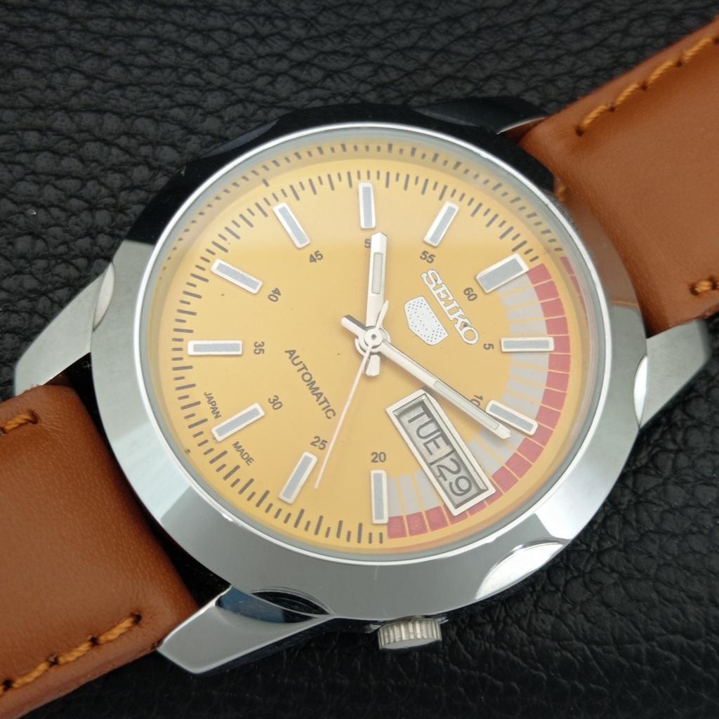 SEIKO 5 AUTOMATIC VINTAGE REFURBISHED JAPAN MENS YELLOW DIAL WATCH a445448-1