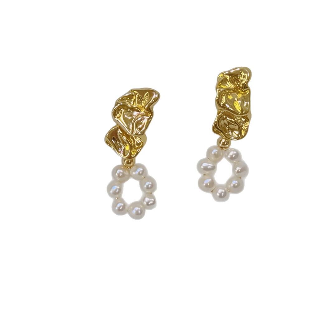 European and American earrings retro natural baby mini pearl stud earrings silver needle gold-plated irregular earrings earrings fashion trend