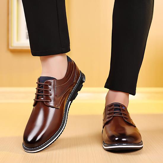 Men's Patent Leather Business Leather Shoes with Toe Tips, Slim Fitting Leather Shoes for Men's Fashionable Leather Shoes