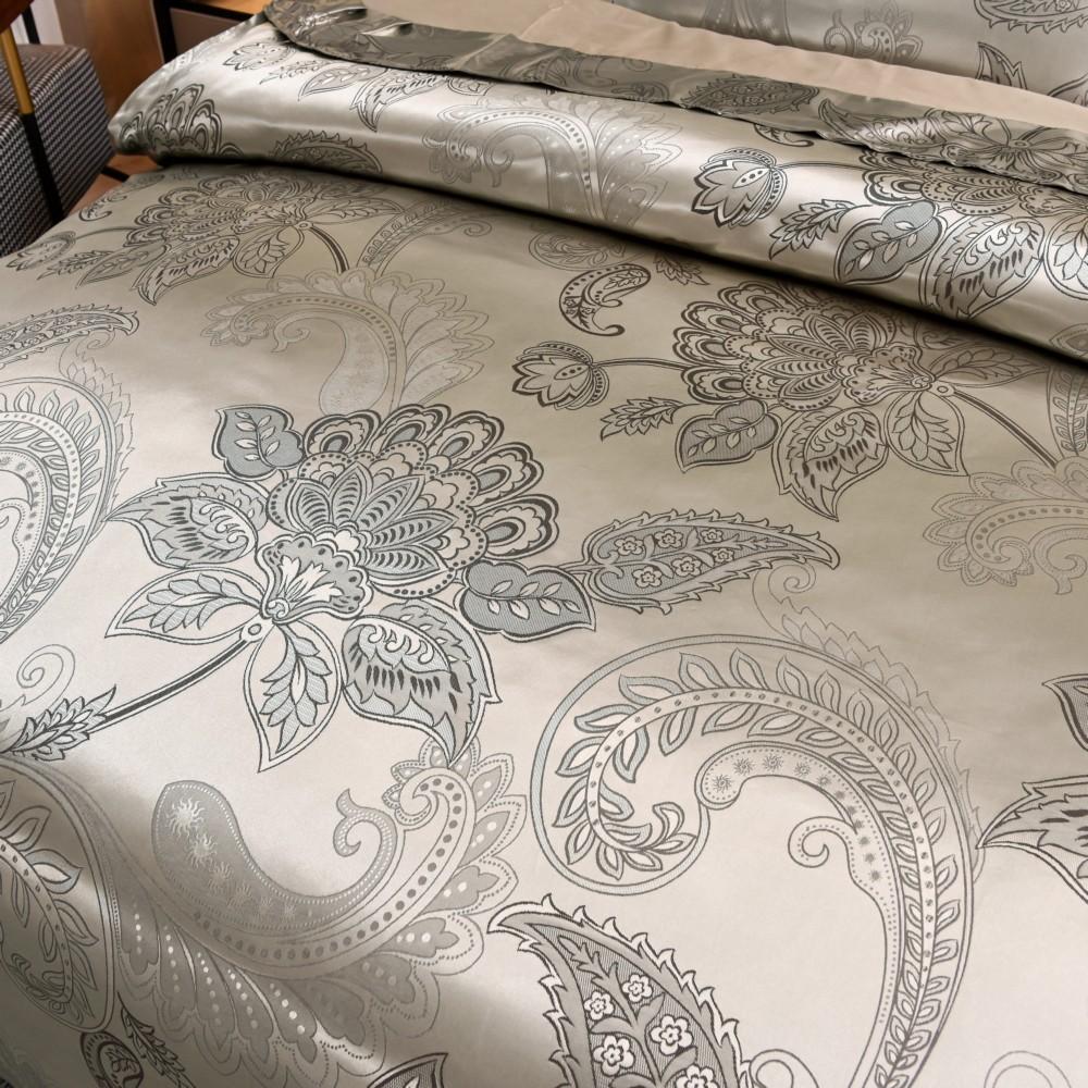 Свадебное постельное белье Европейский жаккардовый стеганый комплект из трех предметов Американский, Вечное движение Простой стиль,