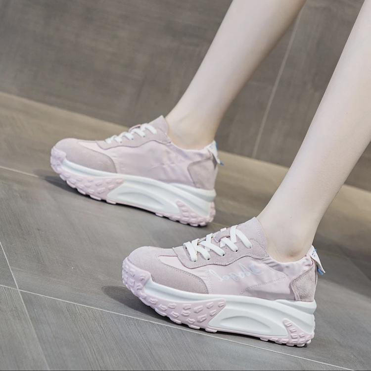 Маленький человек увеличивает рост, туфли для папы на платформе, женская обувь 2025 года, весна, новая мягкая подошва, дышащая тканевая поверхность, повседневная спортивная обувь