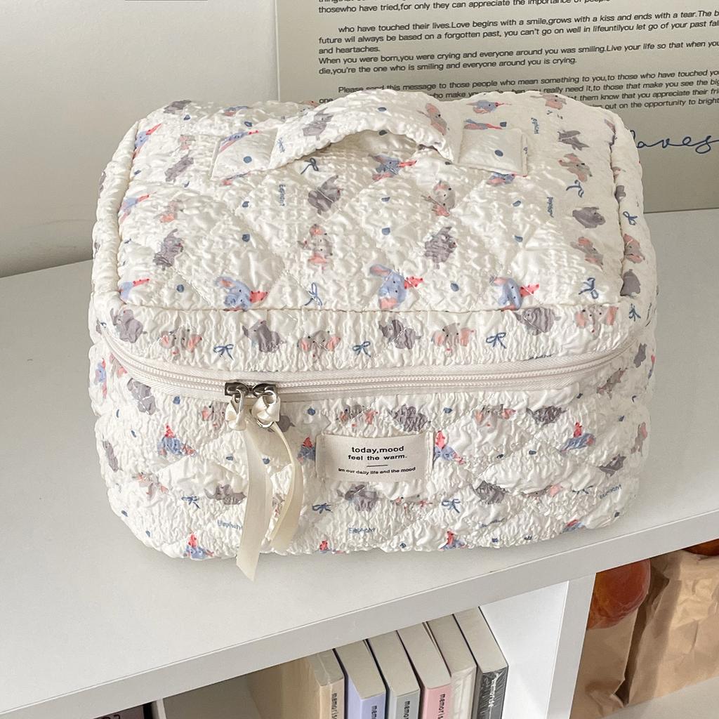 Cartoon Bear Women's Cosmetic Bags Travel Portable Female Makeup Case Clutch Purse Large Capacity Quilted Toiletries Storage Bag