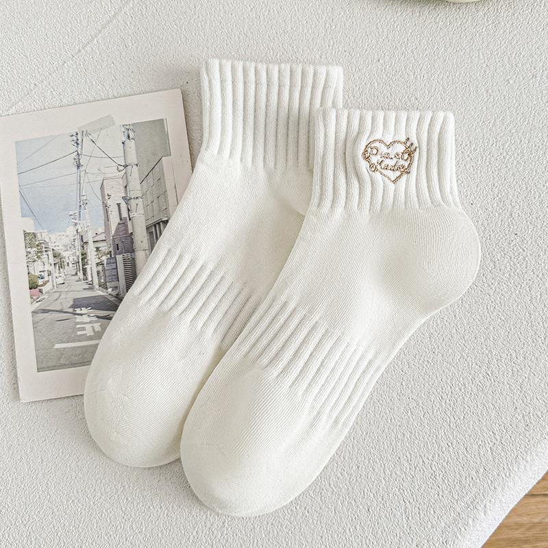 Женские весенне-летние универсальные спортивные носки-подследники с вышивкой «Любовь»