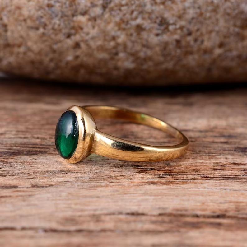 Кольцо с зеленым ониксом, кольцо из желтого золота, кольцо ручной работы, эффектное кольцо, кольцо с камнем, ювелирные изделия из серебра 925 пробы
