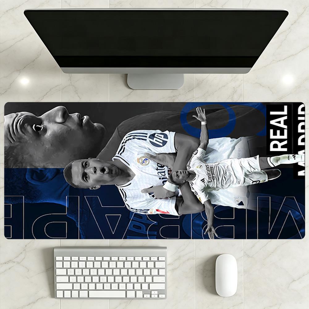Mbappé Soccer Legend Blanket Durable Comfort Suitable for Sofa Bedding Livingroom for All Seasons Warmthful Decor