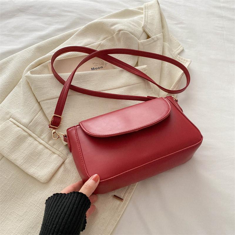 Chic 2024 Summer Fashion Shoulder Bag For Women Trendy Street Style Handbag Beige