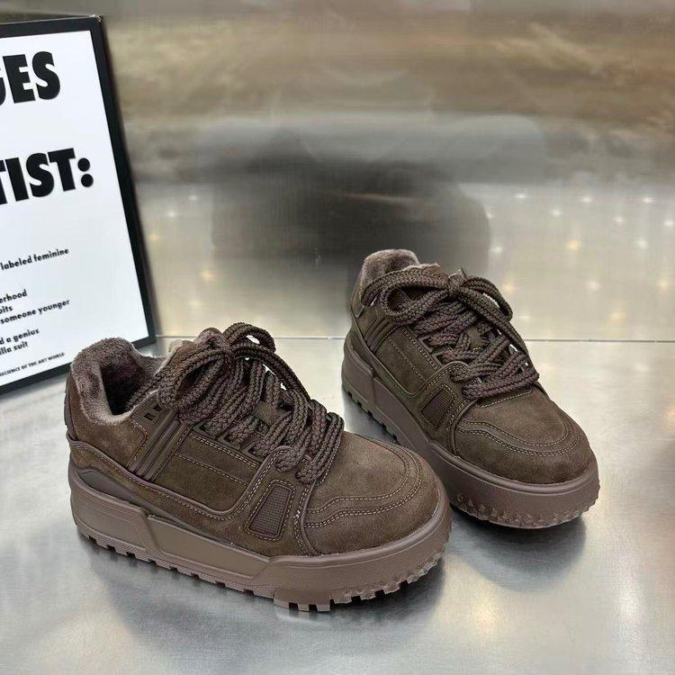 Европейская станция 2025 зима новая кожа бархат толстая подошва увеличивающие рост туфли-маффины универсальные повседневные кеды обувь для хлеба женская