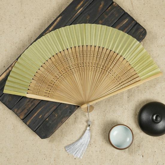 Folding Fan with Tassel Hollow Out Faux Silk Bamboo Stronge Hinge Chinese Vintage Style Photo Prop Party Decoration Supply Classical Dance Prop