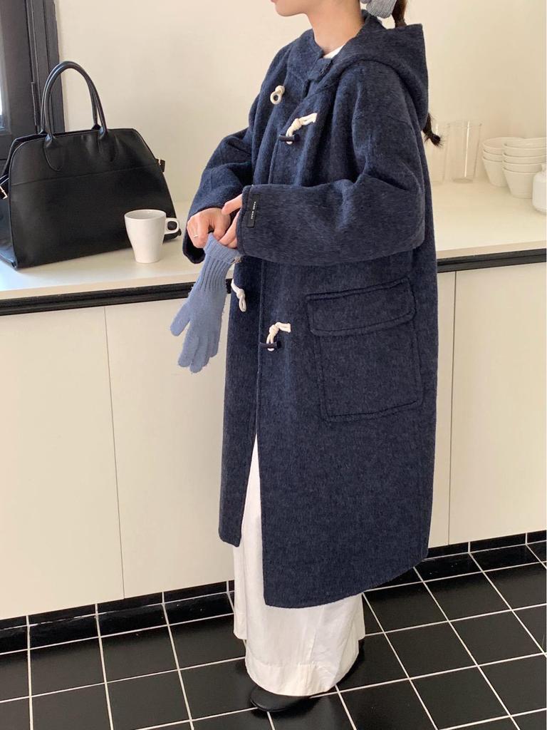 Пальто из шерсти с капюшоном в корейском стиле: Женское кашемировое пальто средней длины двустороннее с пуговицами-клевантами для стройного осеннего образа