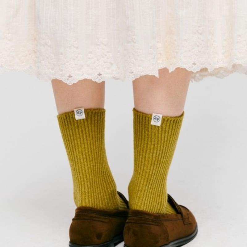 Шерстяные вязаные носки DEPOUND - оливковые